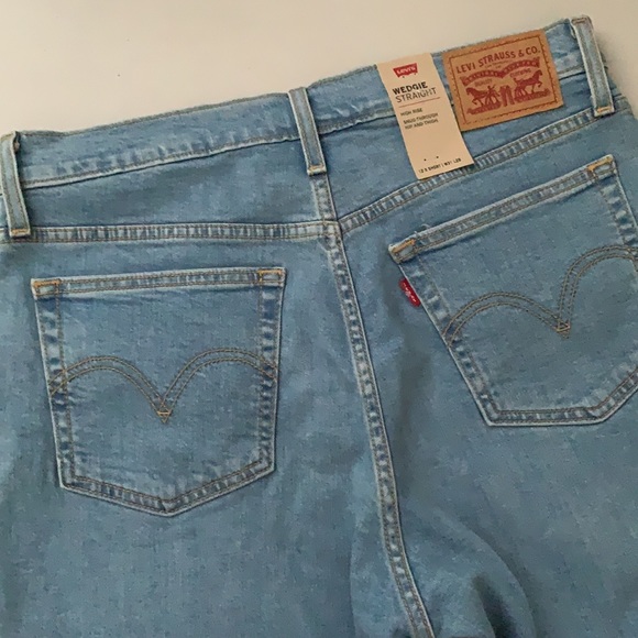 LEVI'S Wedgie High Rise Straight Jeans- Lt Indigo - Picture 4 of 9